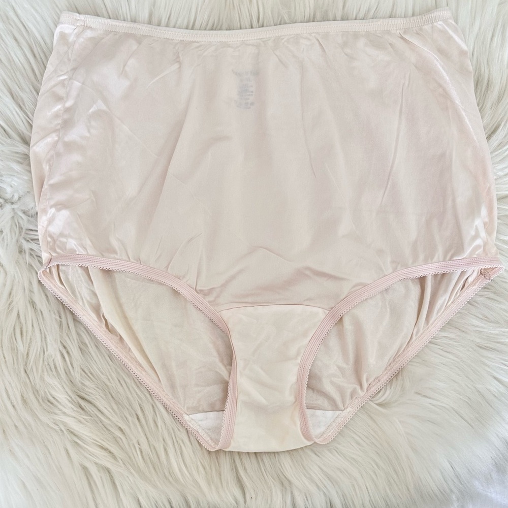 Vintage Vanity Fair Perfectly Yours Ravissant Brief Satin Panties NWOT SZ 8